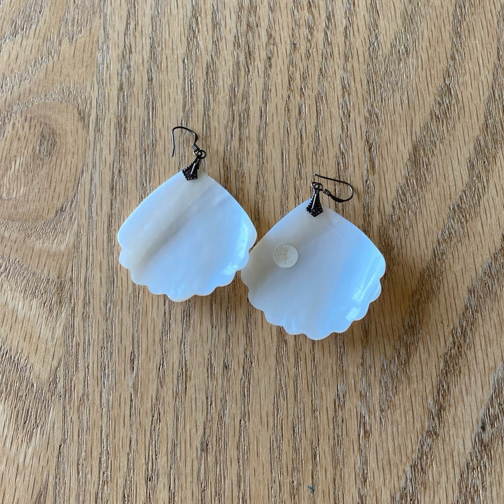 Shell Earrings - Picture 3 of 4